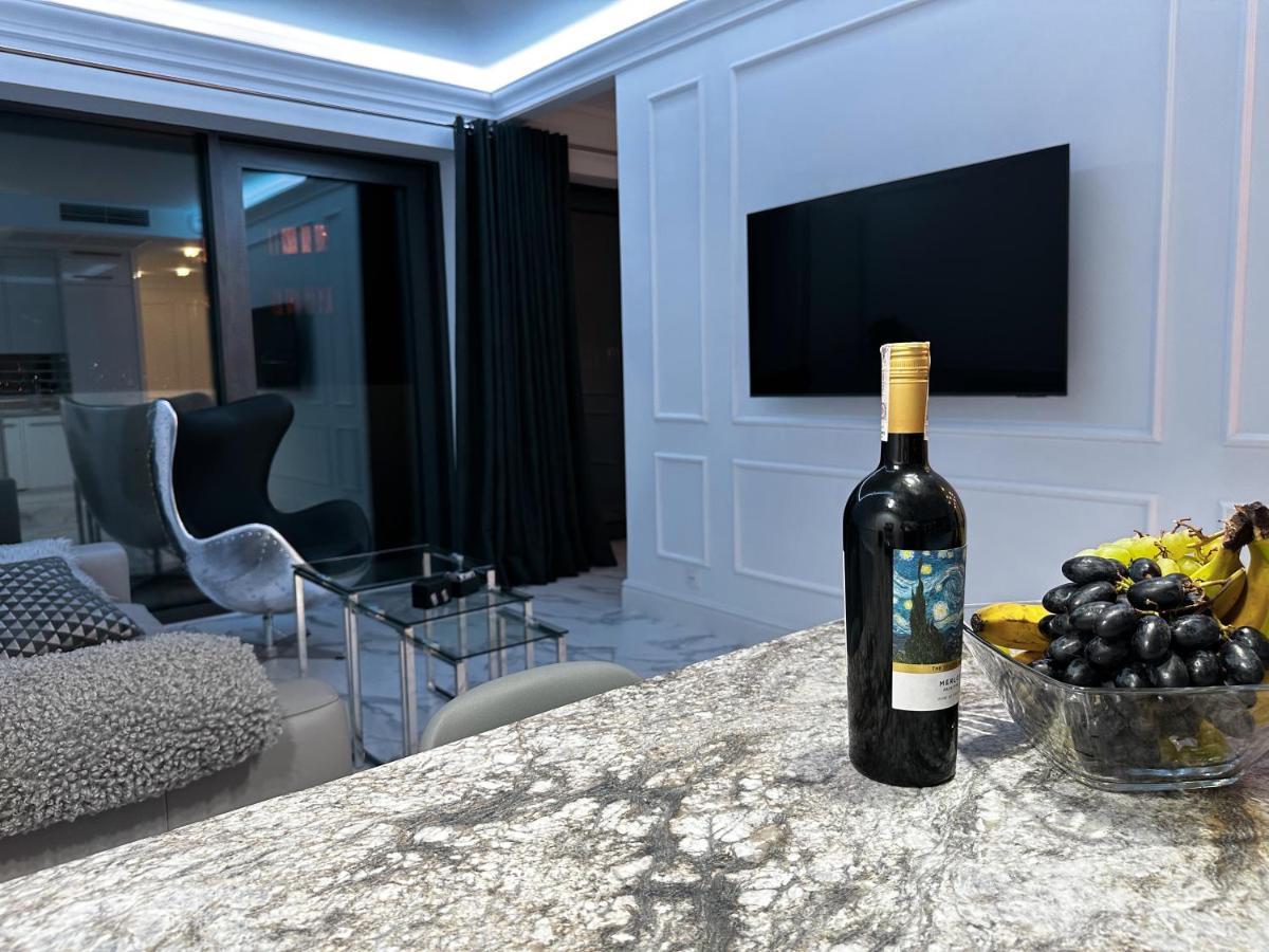 Hanza Tower Times Square Apartment